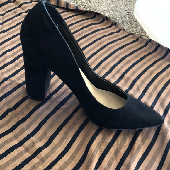 Heels - Picture 2 of 2